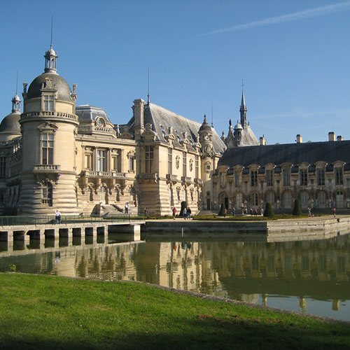 Alfred proposent de vous déplacer depuis et vers de nombreux lieux dans l'Oise et la régions Parisienne comme Chantilly, Charles de Gaules, Paris, Gouvieux